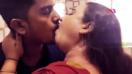 Hot Indian Bhabi fucked while cooking