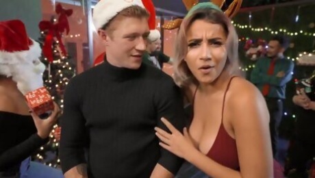 Oliver Flynn fucks Roxie Sinner at Xmas party