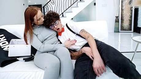 Naughty Holly Lace's doggystyle trailer
